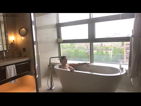❤️ Valtava babe runkkaa intohimoisesti pilluaan kylpyhuoneessa ❤️❌ Pornovideo at us ❤