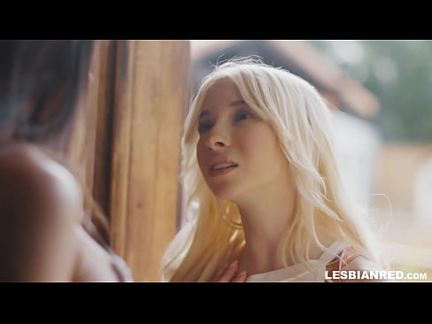 ❤️ Tyttö tulee kotiin muutamaa kuukautta myöhemmin ja päätyy syömään äitipuolensa pillua ❤️❌ Pornovideo at us ❤