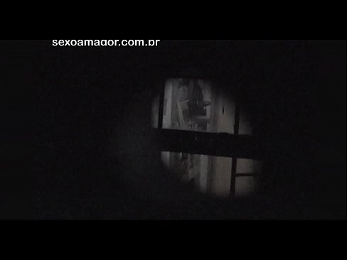 ❤️ Blondi saa salaa videokuvaa naapuruston tirkistelijältä piilossa onttojen tiilien takana ❤️❌ Pornovideo at us ❤