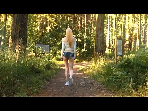 ❤️ Kaunis nainen liikkuu hitaasti, ei alaston video ❤️❌ Pornovideo at us ❤